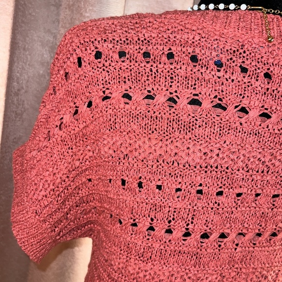 Architect Size PS Short Sleeve Coral Sweater - Picture 8 of 9